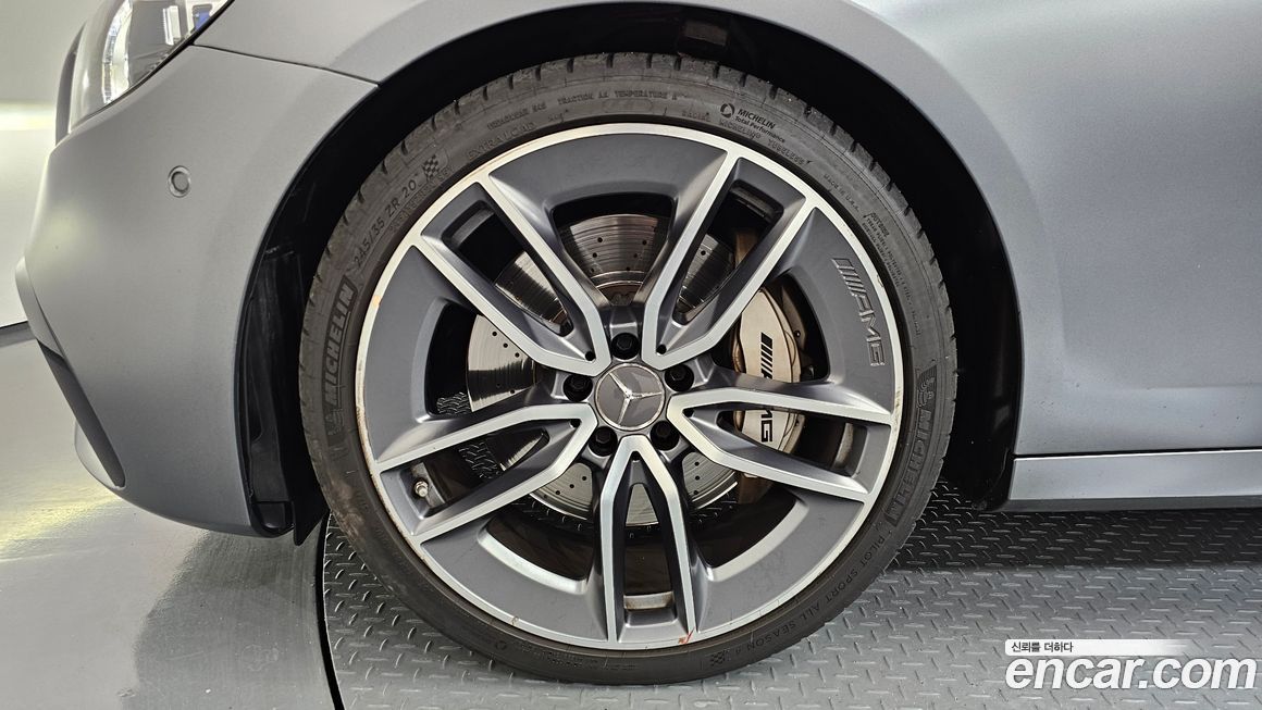 Mercedes-Benz E-Class 2021