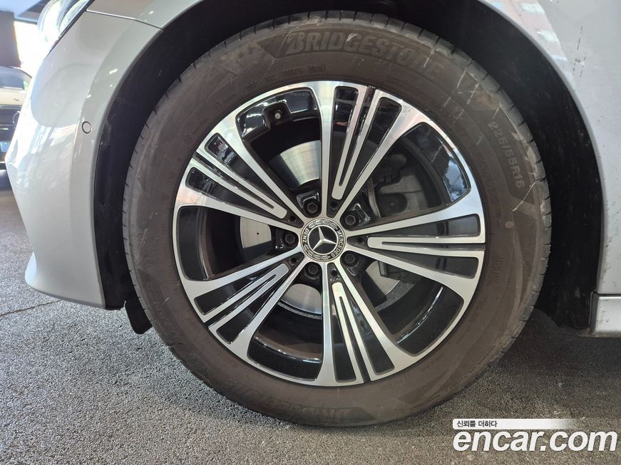 Mercedes-Benz E-Class 2025