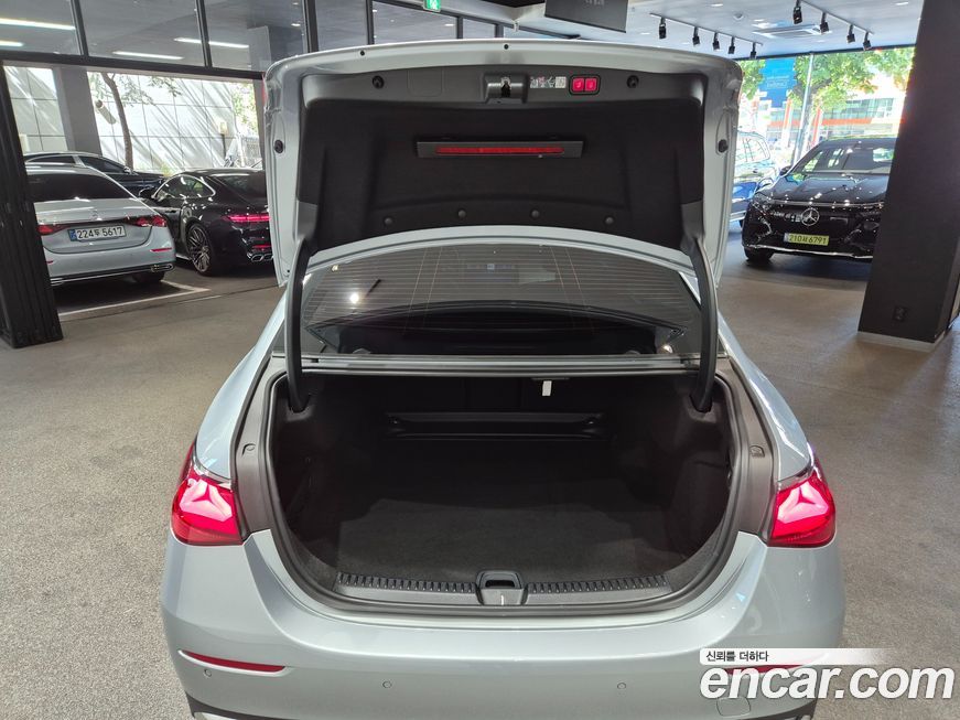 Mercedes-Benz E-Class 2025