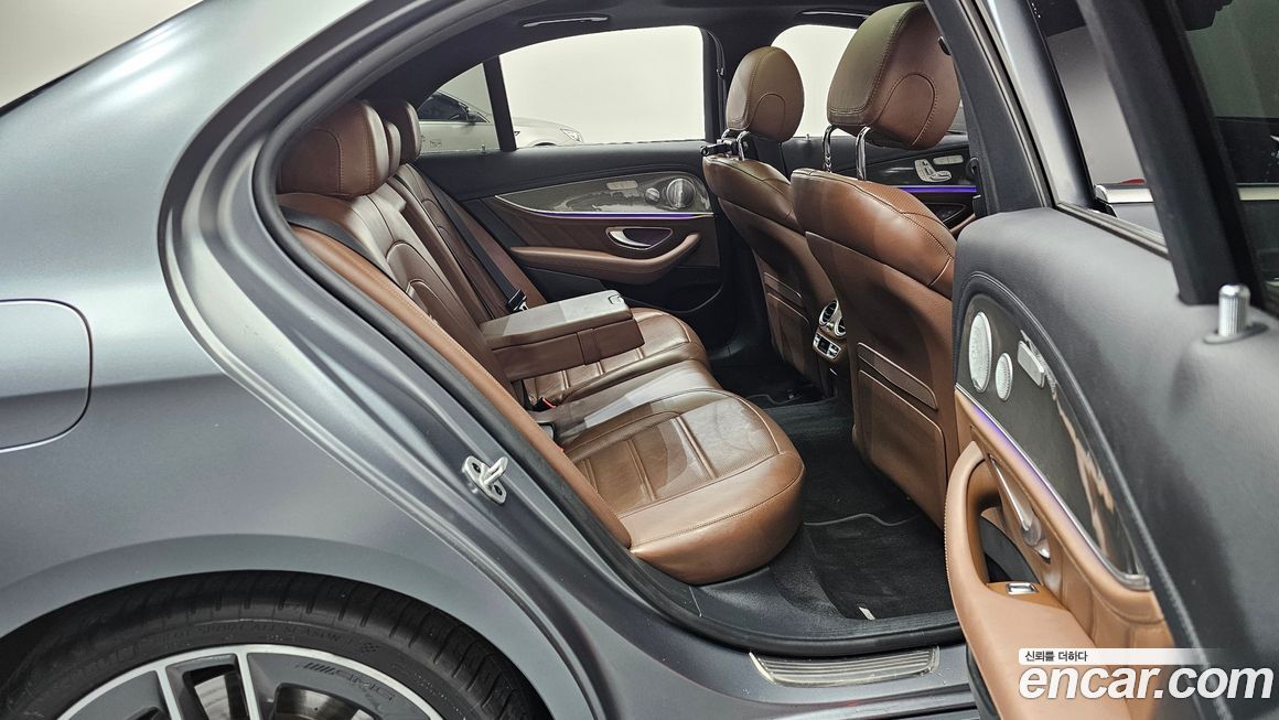 Mercedes-Benz E-Class 2021