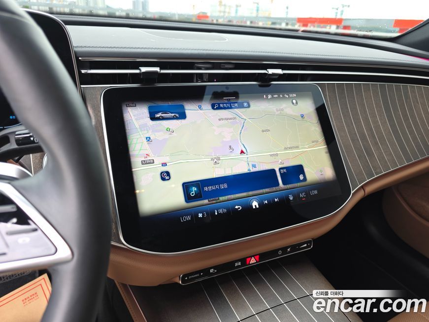 Mercedes-Benz E-Class 2024