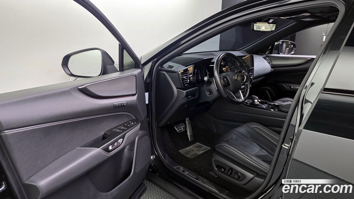 Lexus NX 2023
