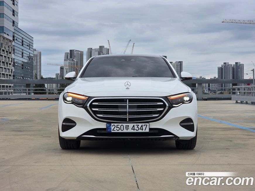 Mercedes-Benz E-Class 2024