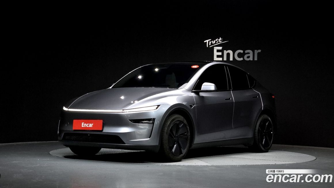 Tesla Model Y 2025