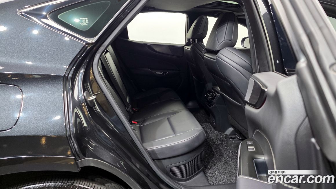Lexus NX 2023