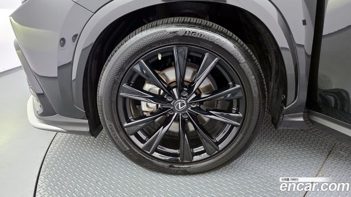 Lexus NX 2023