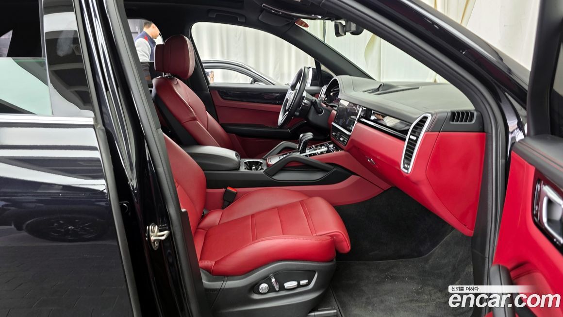 Porsche Cayenne 2021