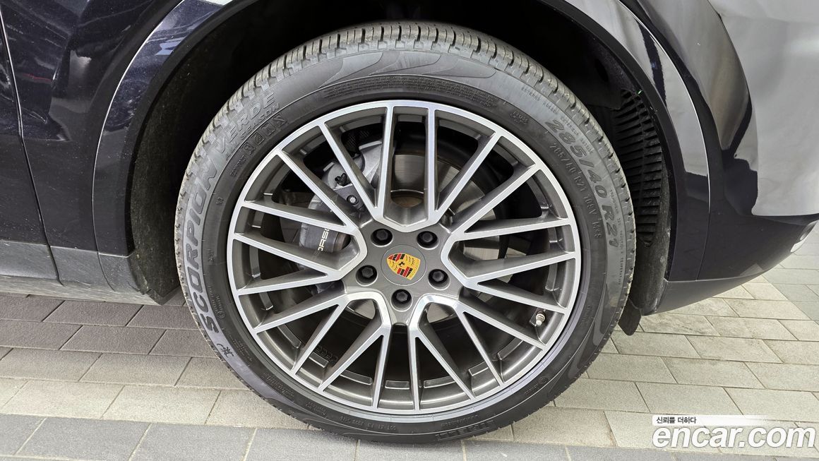 Porsche Cayenne 2021