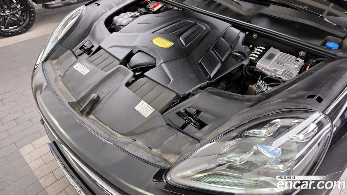 Porsche Cayenne 2021