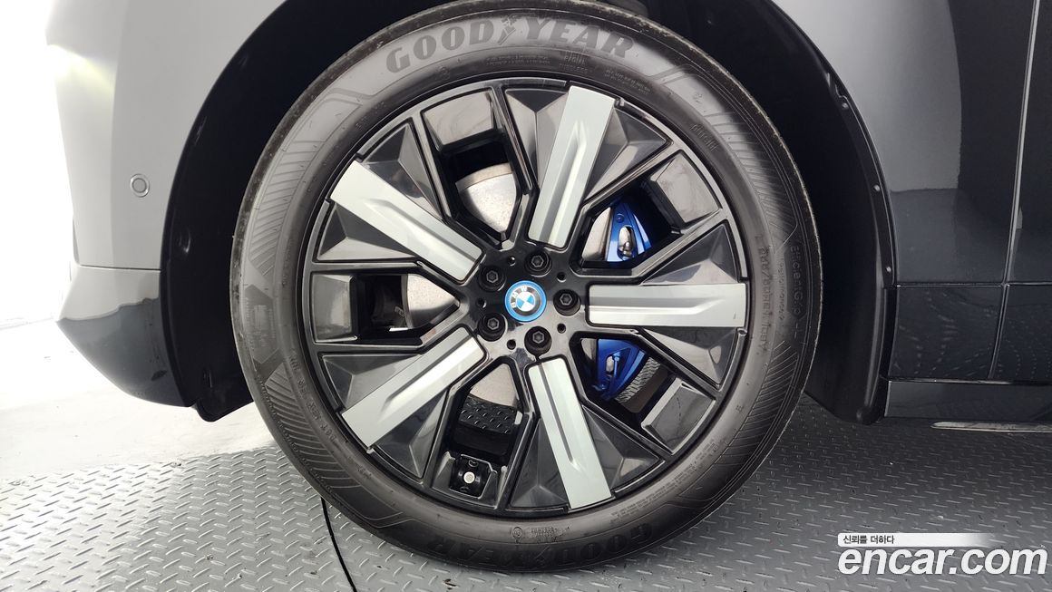 BMW iX 2023