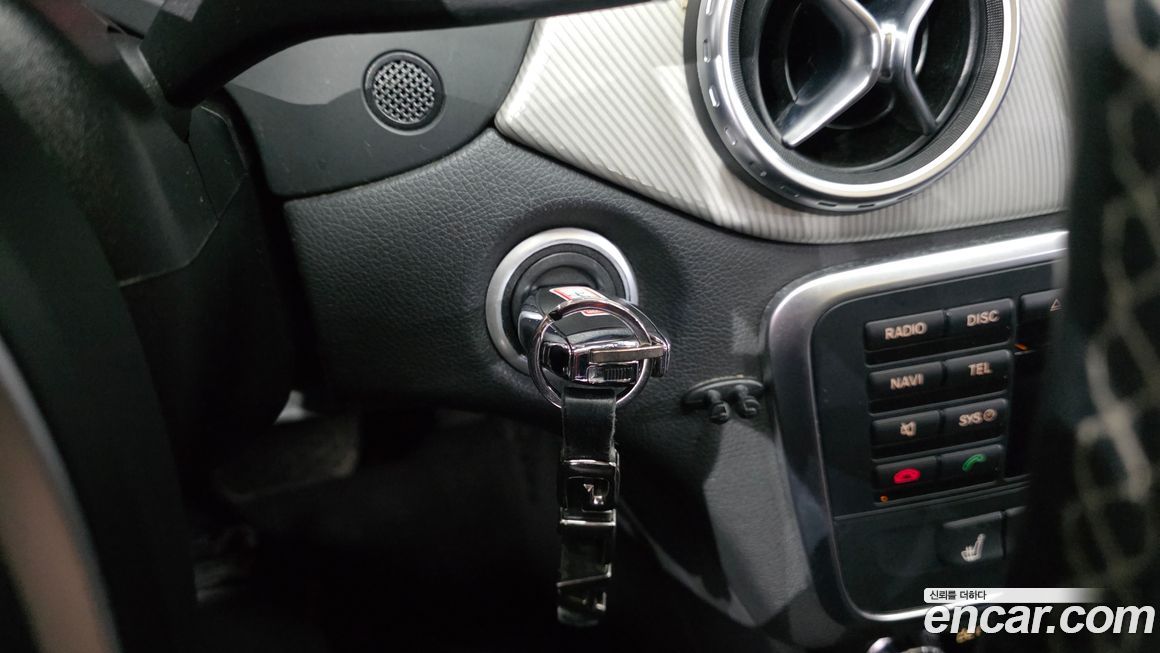 Mercedes-Benz GLA-Class 2015