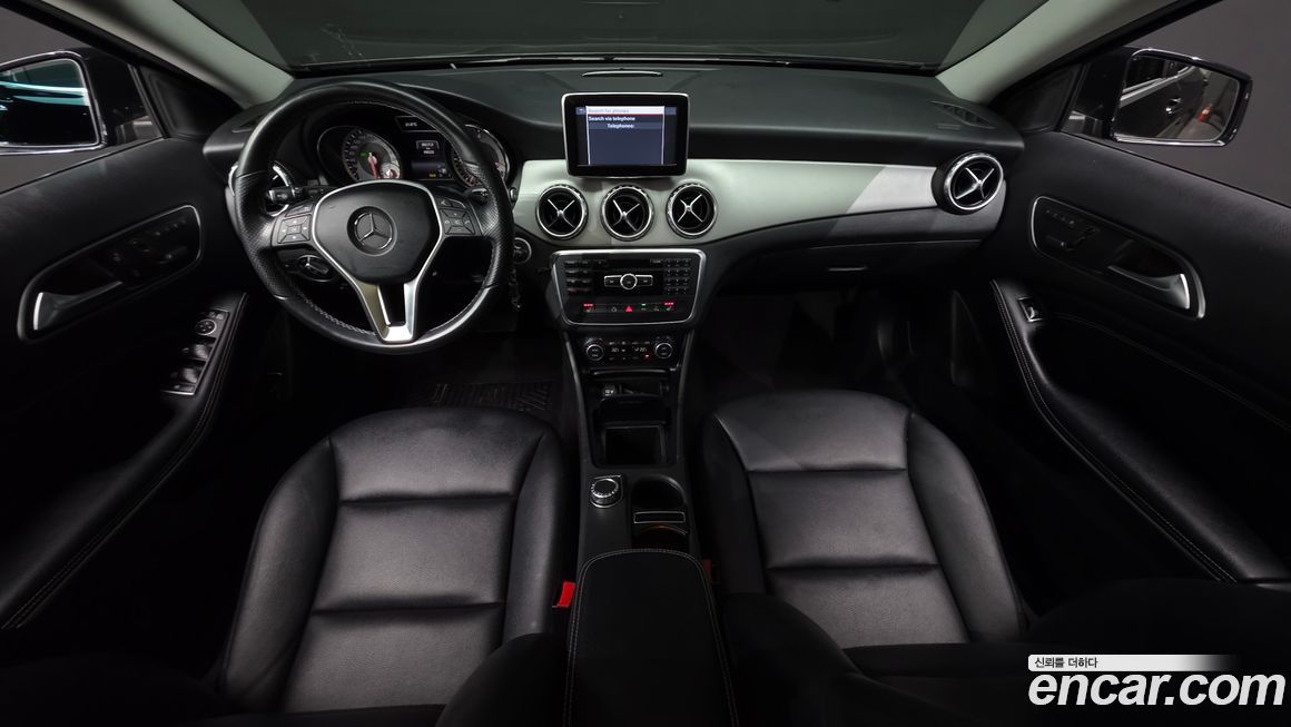 Mercedes-Benz GLA-Class 2015