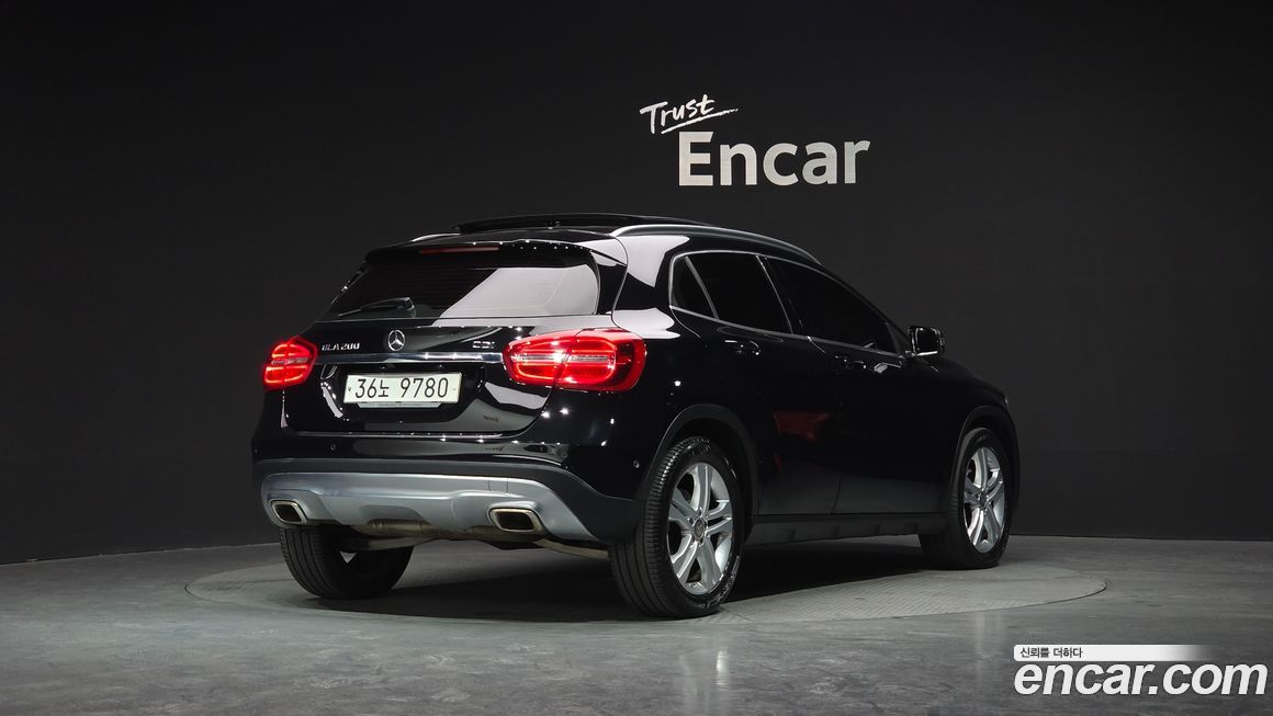 Mercedes-Benz GLA-Class 2015