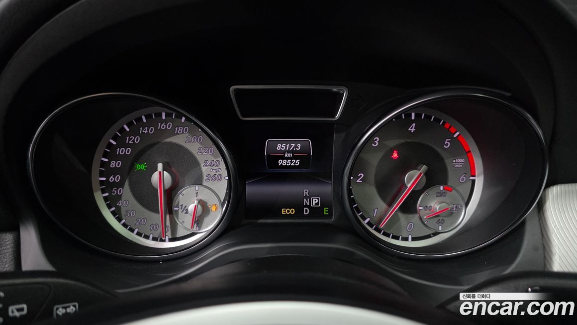 Mercedes-Benz GLA-Class 2015