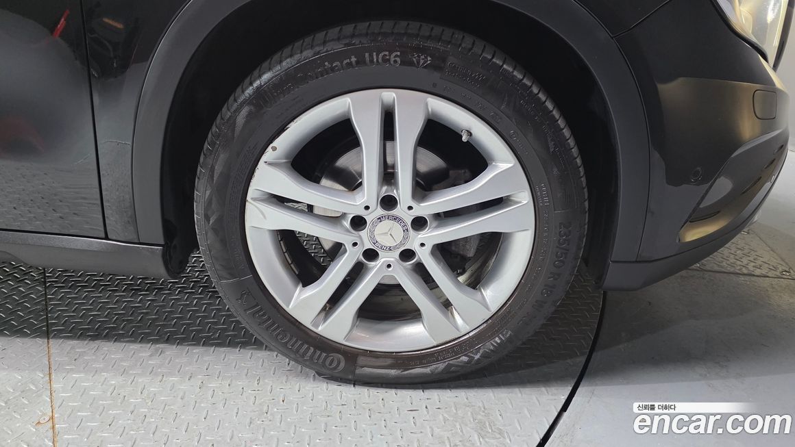 Mercedes-Benz GLA-Class 2015