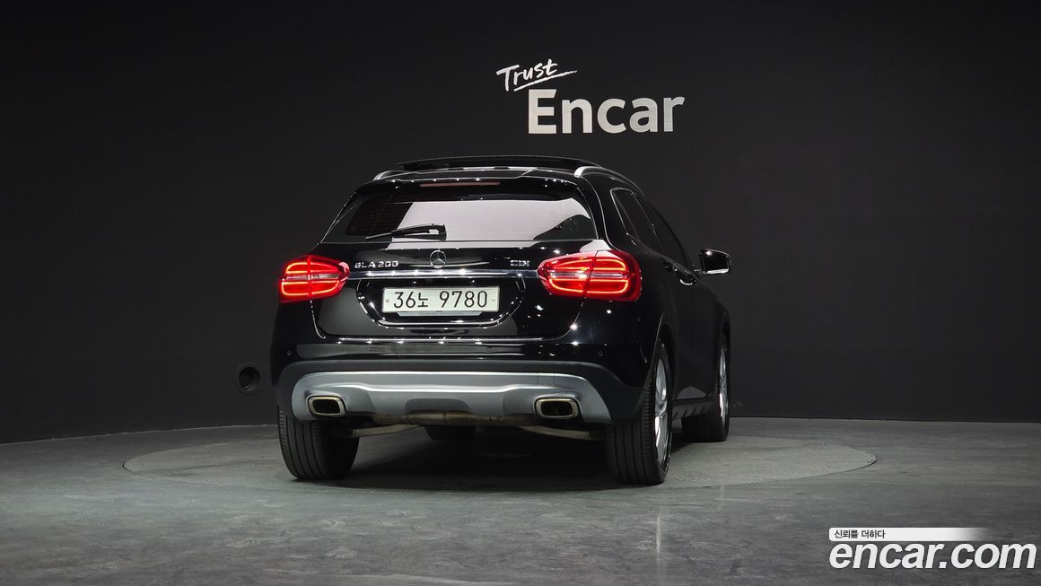 Mercedes-Benz GLA-Class 2015