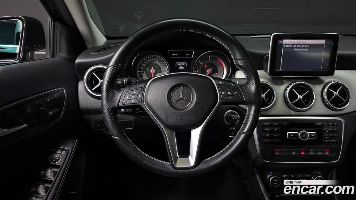 Mercedes-Benz GLA-Class 2015