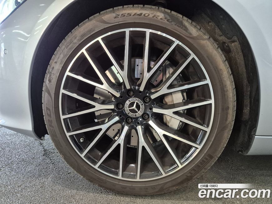 Mercedes-Benz S-Class 2025