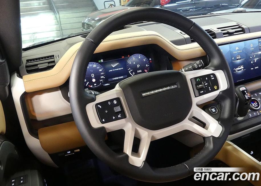 Land Rover Defender 2025