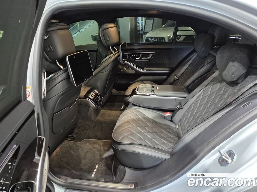 Mercedes-Benz S-Class 2025