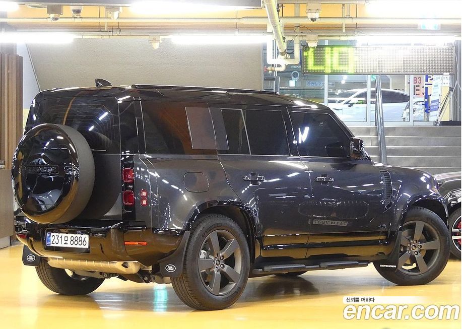 Land Rover Defender 2025
