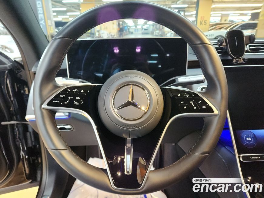 Mercedes-Benz S-Class 2024