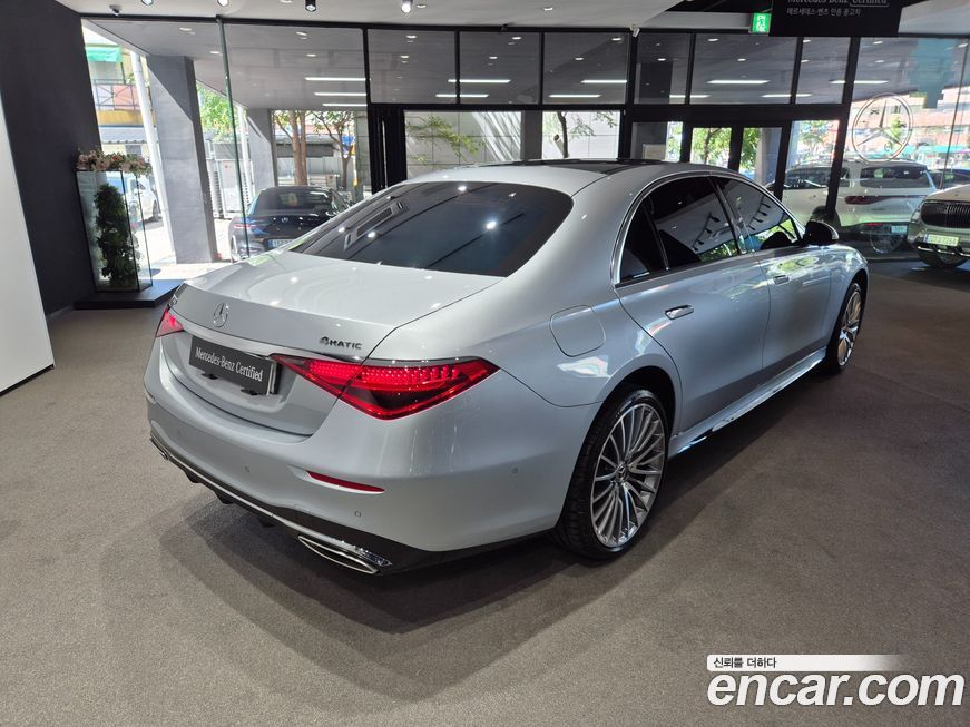 Mercedes-Benz S-Class 2025