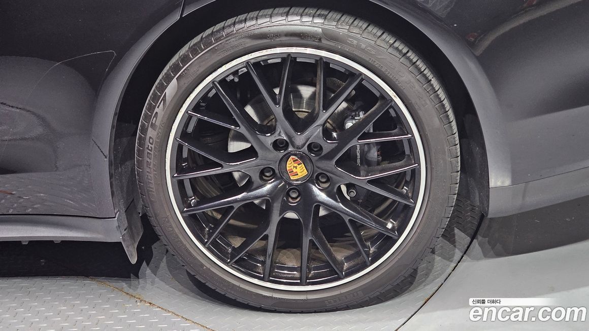 Porsche Panamera 2022