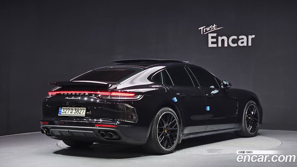 Porsche Panamera 2022