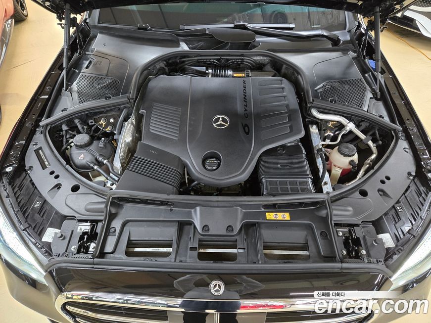 Mercedes-Benz S-Class 2024