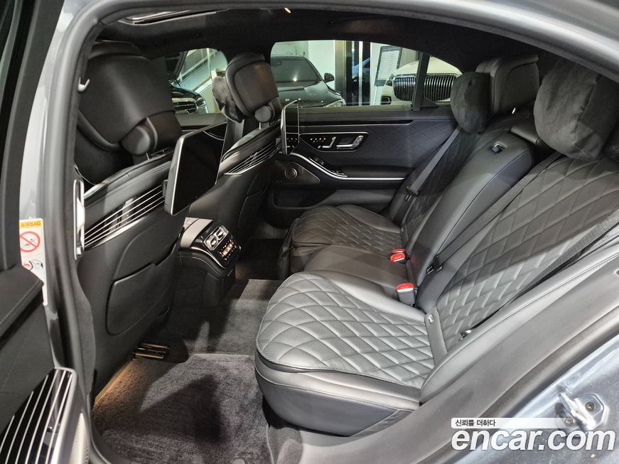 Mercedes-Benz S-Class 2025