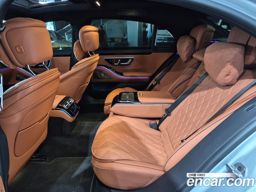 Mercedes-Benz S-Class 2025