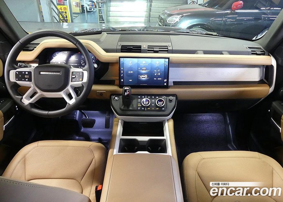 Land Rover Defender 2025