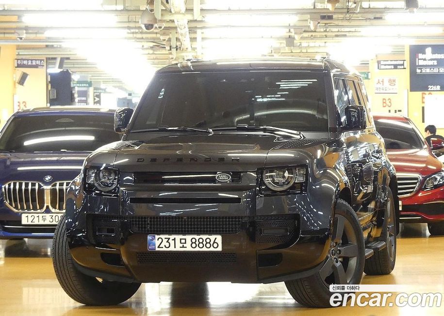Land Rover Defender 2025