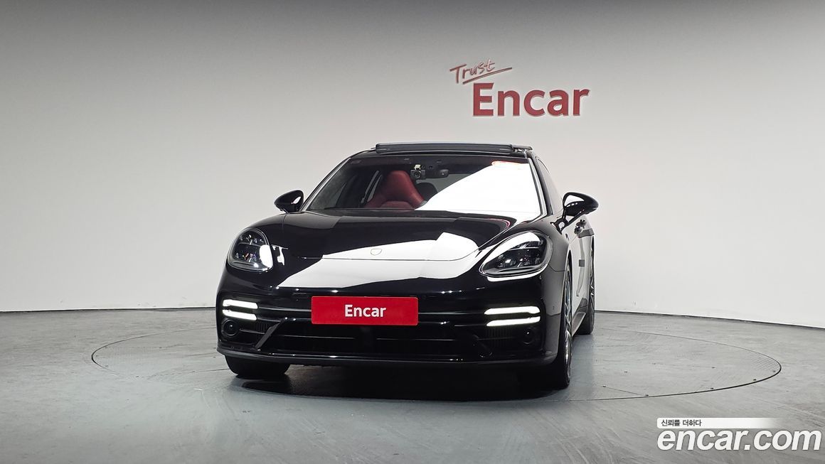 Porsche Panamera 2021
