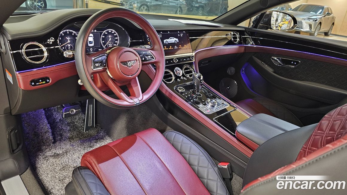 Bentley Continental 2021