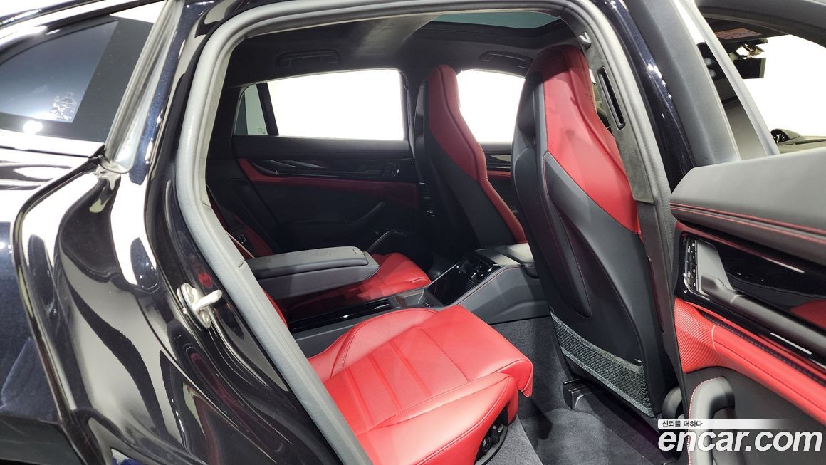 Porsche Panamera 2025