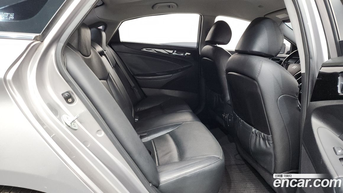Hyundai Sonata 2011