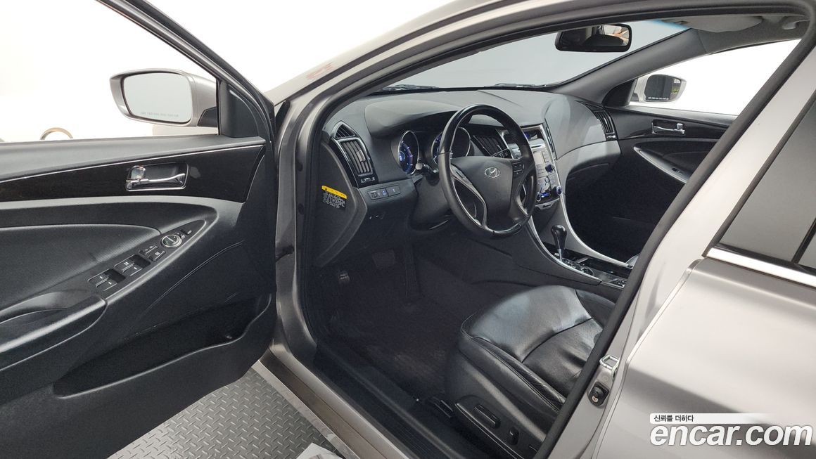 Hyundai Sonata 2011