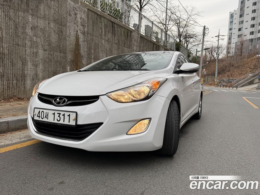 Hyundai AVANTE 2011