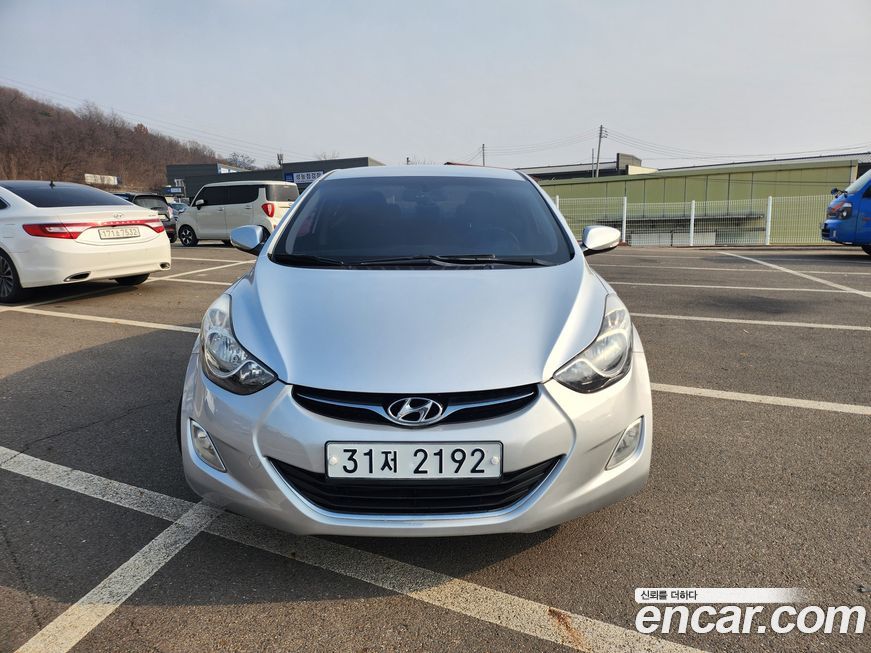 Hyundai AVANTE 2012