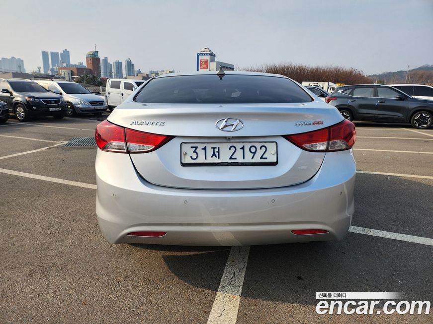 Hyundai AVANTE 2012