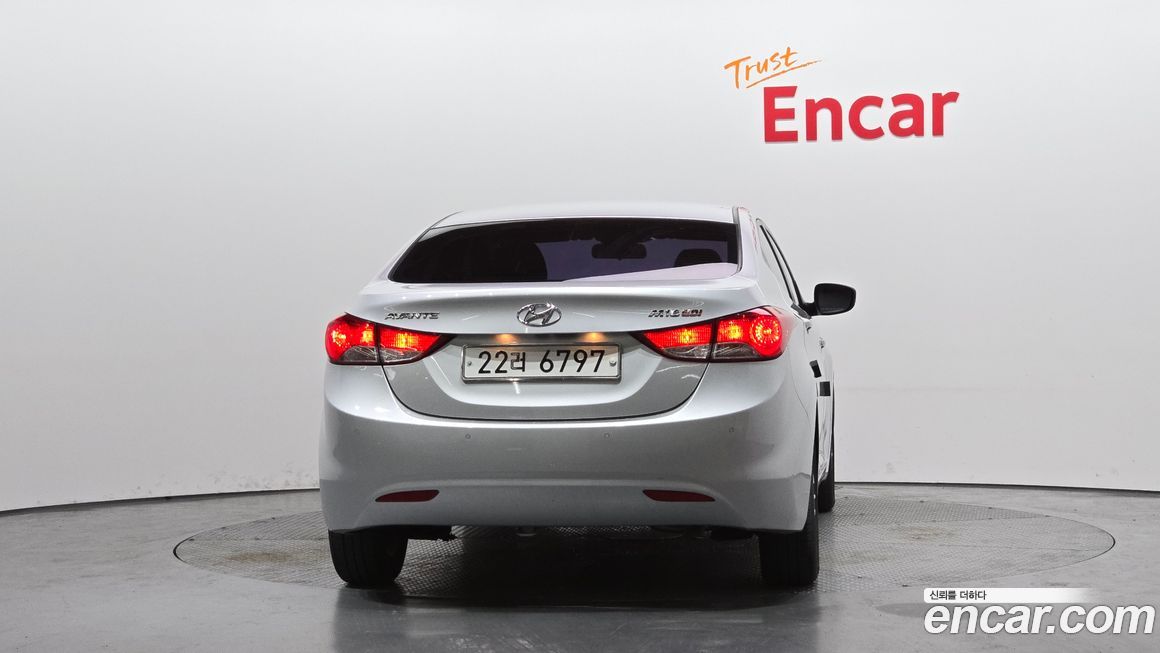 Hyundai AVANTE 2012
