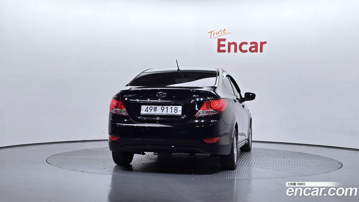 Hyundai Accent 2012