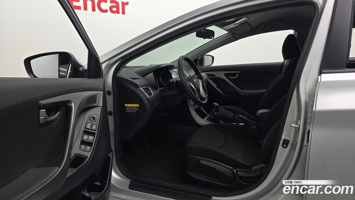 Hyundai AVANTE 2012