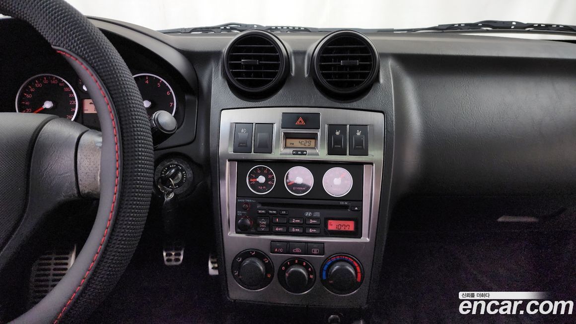 Hyundai Tuscani 2004