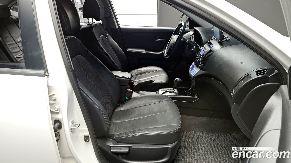 Hyundai AVANTE 2010