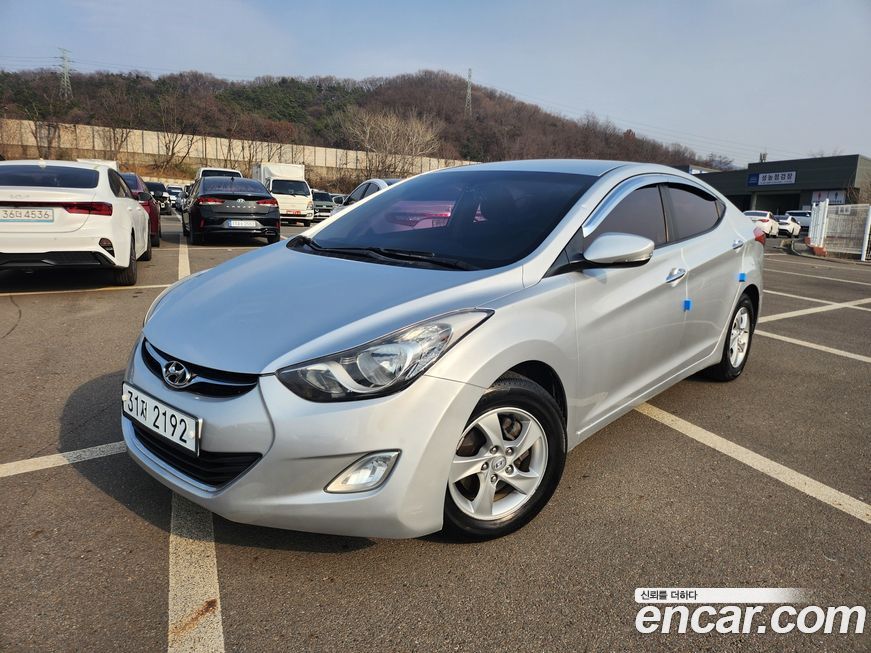 Hyundai AVANTE 2012