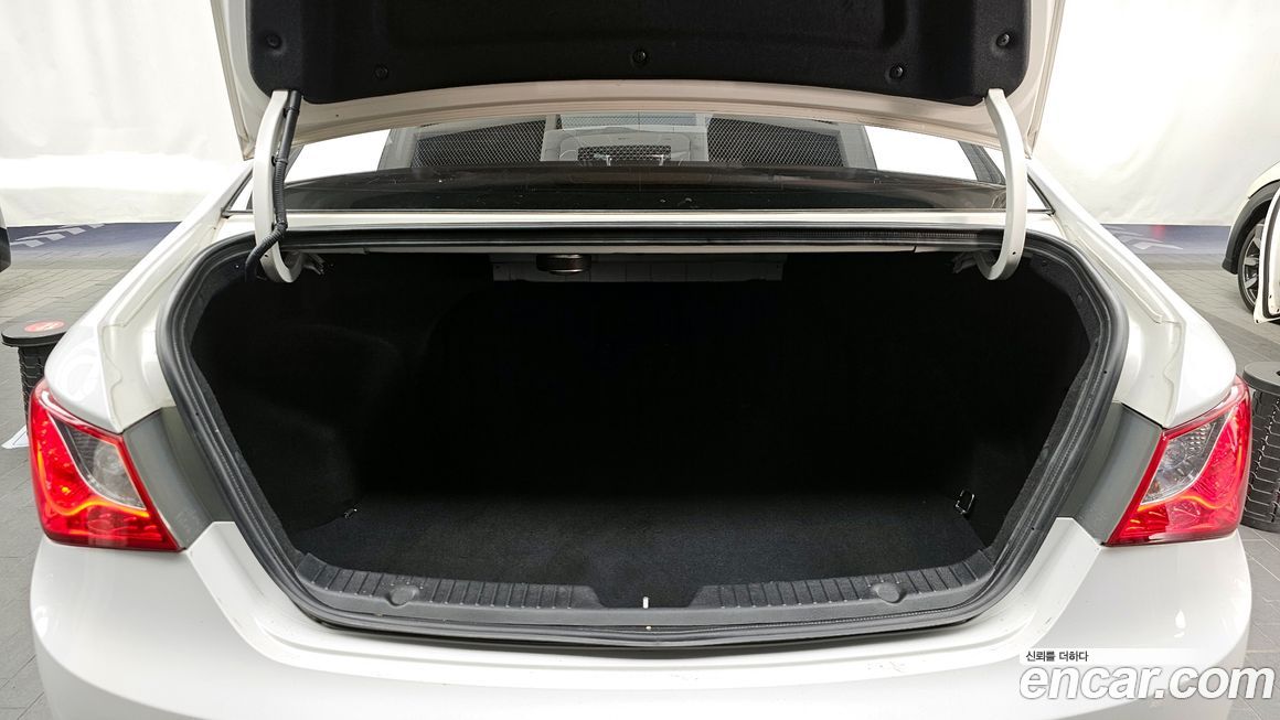 Hyundai Sonata 2010