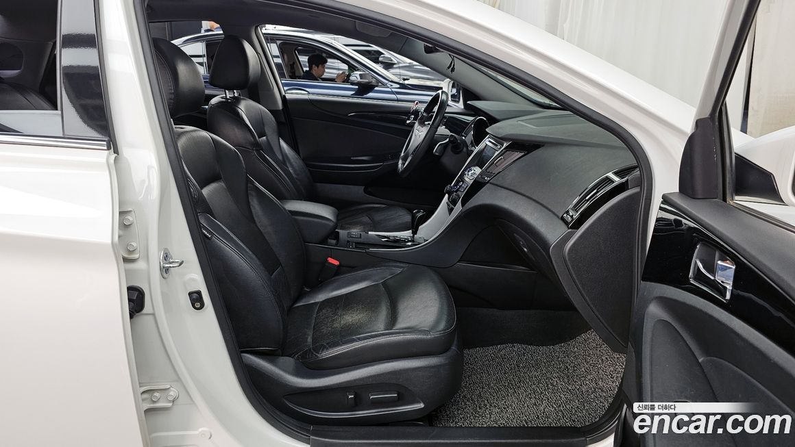 Hyundai Sonata 2010